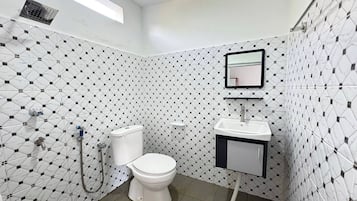 Deluxe Double Room | Bathroom