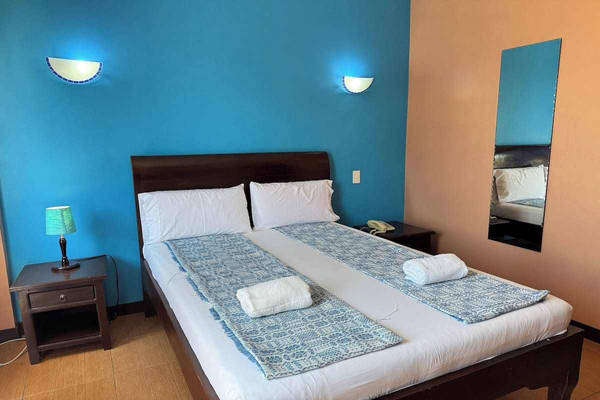 Chambre Double Supérieure, balcon | Bureau, Wi-Fi gratuit, draps fournis
