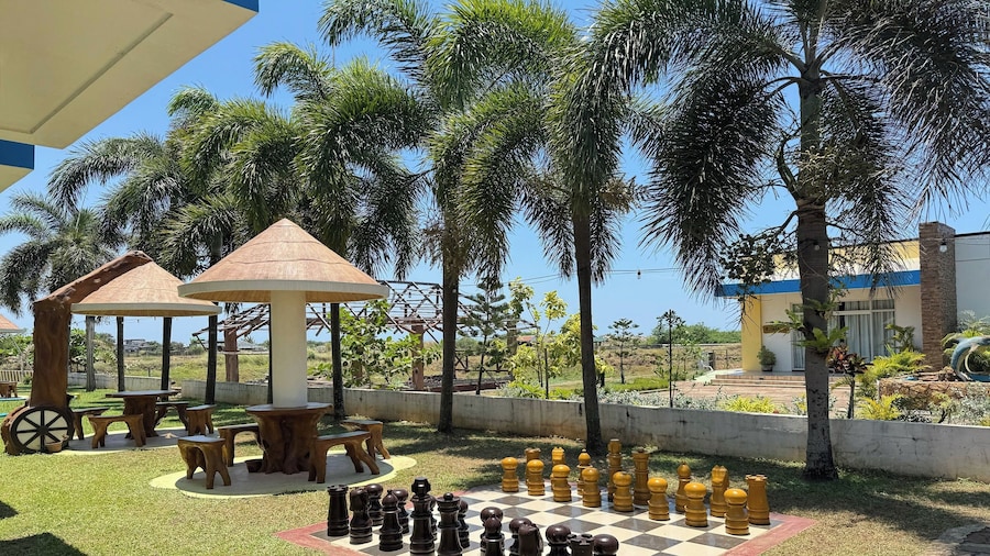 Ovemar Resort Hotel Near Vigan