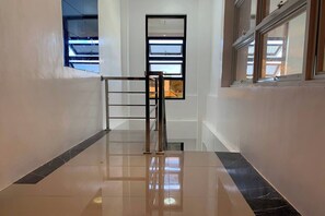 Hallway - White-Beach Hideaway Resort Puerto Galera (Puerto Galera)