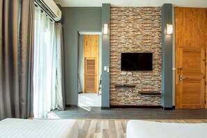 Villa | Desk, free WiFi, bed sheets - Penny - Farthing Pool Villa (Pattaya)