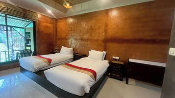 Chambre avec lits jumeaux | Bureau, Wi-Fi gratuit, draps fournis