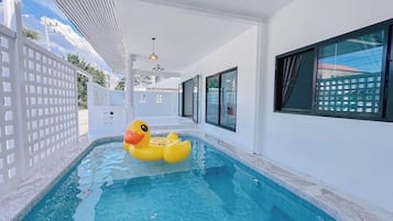 Standard Villa | Minibar, desk, free WiFi, bed sheets