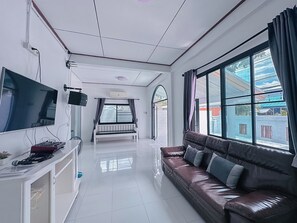 Villa, 3 habitaciones | Minibar, escritorio, wifi gratis y ropa de cama