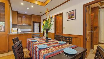 Grand Villa | Minibar, desk, free WiFi, bed sheets