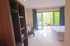 Double Room, Balcony | In-room safe, desk, free WiFi, bed sheets