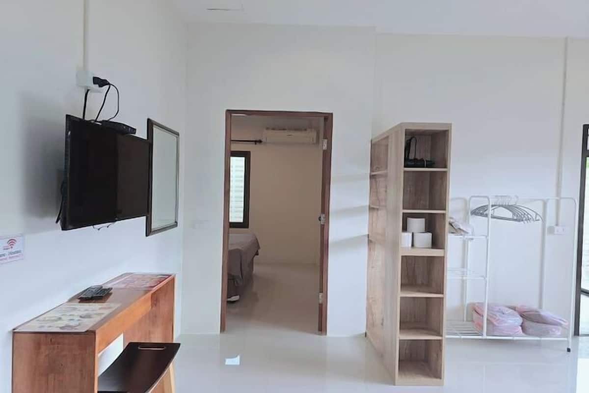 Caja de seguridad en la habitación, escritorio y wifi gratis 