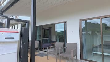 Bungalow, 2 habitaciones | Terraza o patio