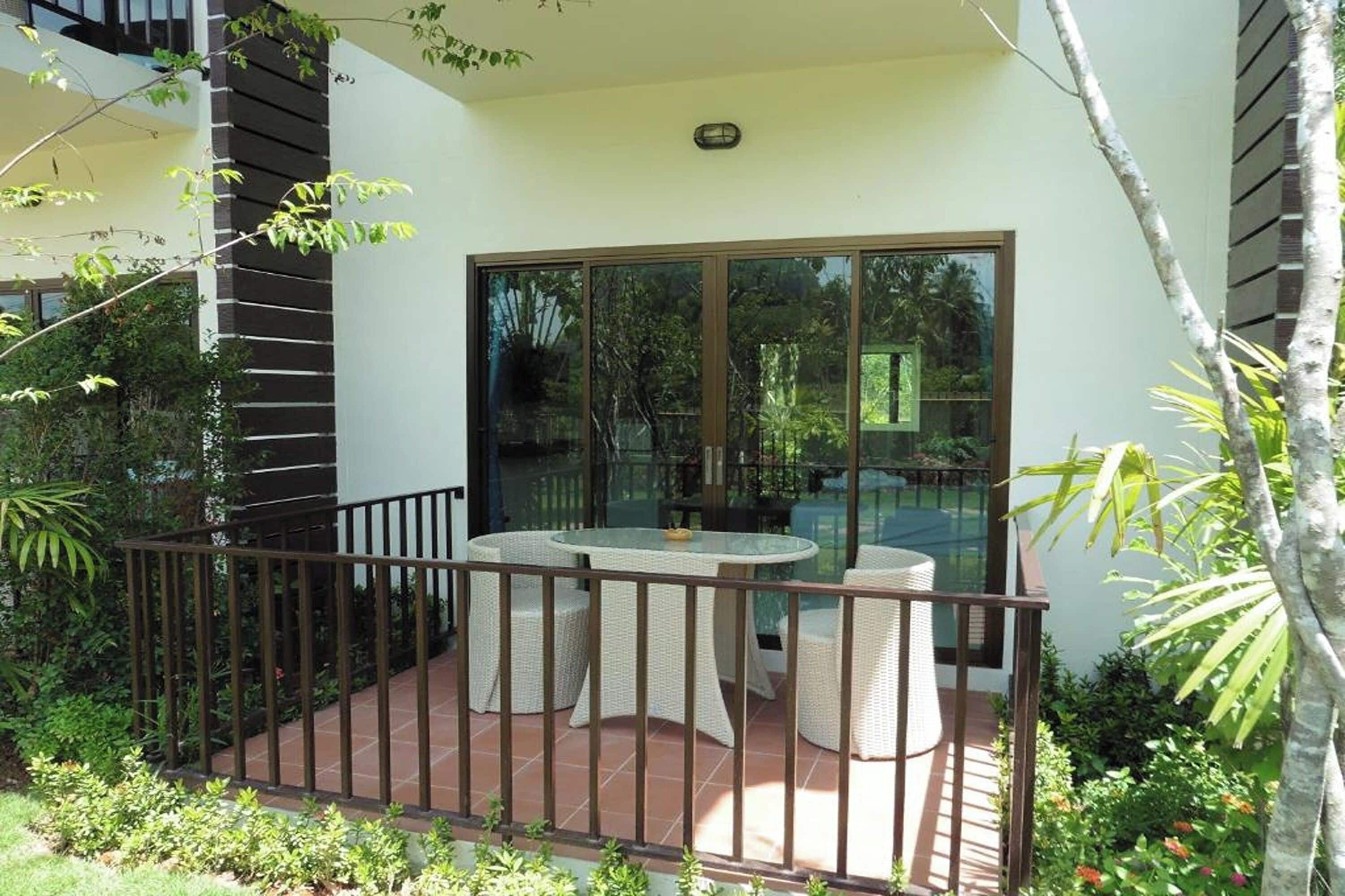 Double Room | In-room safe, desk, free WiFi, bed sheets