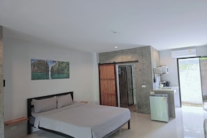 Deluxe Studio
