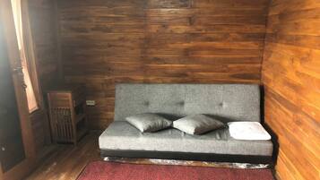 Standard Cabin | Desk, free WiFi, bed sheets