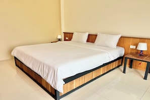 Deluxe Double Room | Desk, free WiFi, bed sheets - Palmhug Hotel (Wiang Pa Pao)