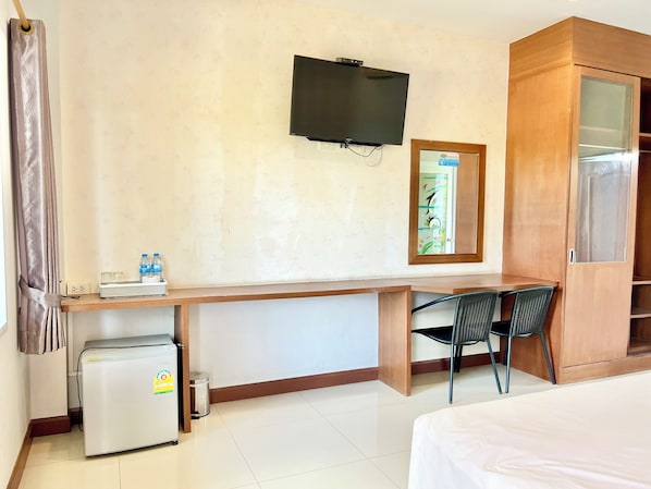 Standard Double Room | Free WiFi, bed sheets