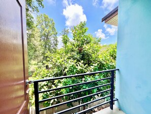 Standard Twin Room | View from room - Rungreang Hotel (Ban Phai)