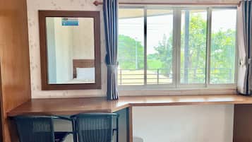 Chambre Standard avec lits jumeaux | Wi-Fi gratuit, draps fournis