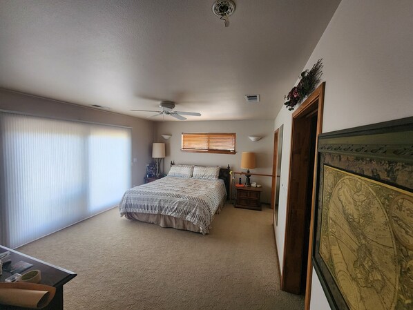 5 bedrooms, iron/ironing board, WiFi, bed sheets