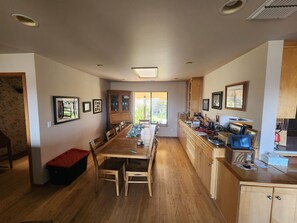 Dining - Spacious 5-bedroom estate in brilliant Cottonwood with no wifi, AC and heat (Cottonwood)