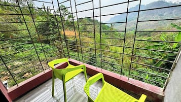 Kahden hengen deluxe-huone, vuoristonäköala | Parveke