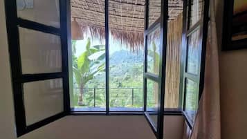 In-room safe, desk, soundproofing, free WiFi