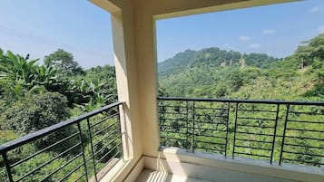 Deluxe Double Room, Mountain View | Balcony