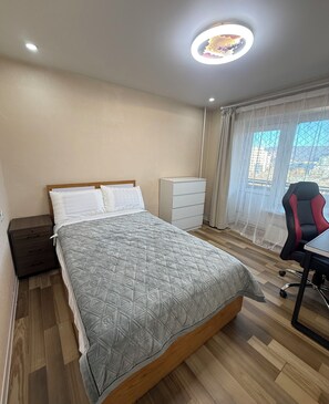 2 bedrooms, desk, free WiFi, bed sheets