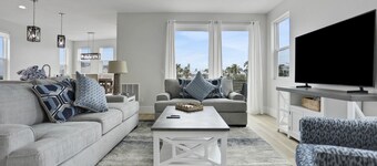 Brand new luxury duplex w/ private pool, roof top decking, w/ds, & gulf views