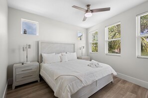3 bedrooms, iron/ironing board, internet, bed sheets