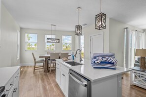 Fridge, microwave, oven, stovetop - Brand new duplex w/ shared pool & private rooftop deck, w/d, & steps to the gulf (Bradenton Beach)