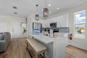 Fridge, microwave, oven, stovetop - Brand new duplex w/ shared pool & private rooftop deck, w/d, & steps to the gulf (Bradenton Beach)