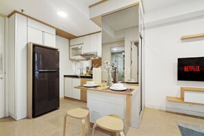 Dining room - Rukmi by Kozystay - Paskal (Bandung)