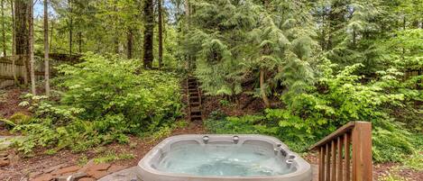 Outdoor spa tub