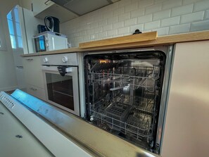 Réfrigérateur, micro-ondes, four, lave-vaisselle