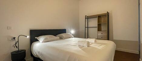 Internet, bed sheets