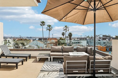 Steps from Ocean! Ocean/Bay Views! Rooftop Deck! Two Car Garage! Renovated!