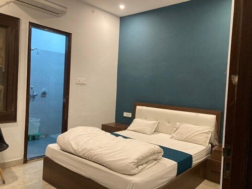 Hotel Usha Continental