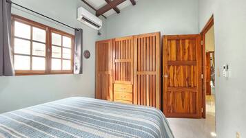 2 عدّة غرف نوم وواي فاي وملاءات أسرّة