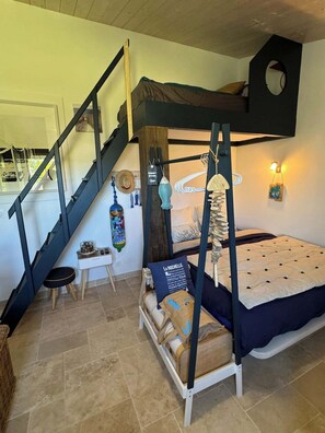 Comfort Triple Room, Garden View | In-room safe, free WiFi - Escapades Océanes (Sainte-Marie-de-Ré)