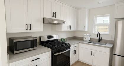 3-bedroom house in lovely Monrovia with WiFi, AC. Enjoy your stay