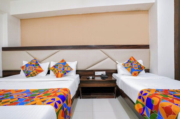 Egyptian cotton sheets, premium bedding, in-room safe, free WiFi