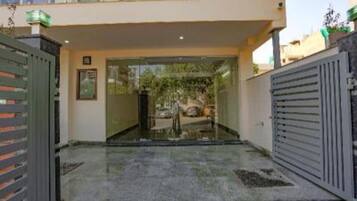 EntrĂ©e de lâhĂ©bergement