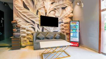 Área de estar no saguão