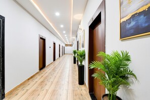 Lobby - Fabhotel Padmakar Kashi (Varanasi)