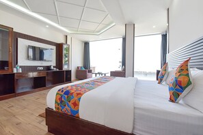 Egyptian cotton sheets, premium bedding, in-room safe, free WiFi - Fabhotel Burans Residency (Dhanaulti)