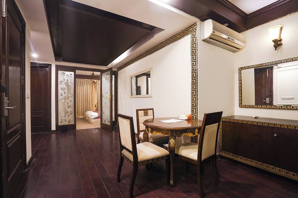 Fabhotel Nfc Royale