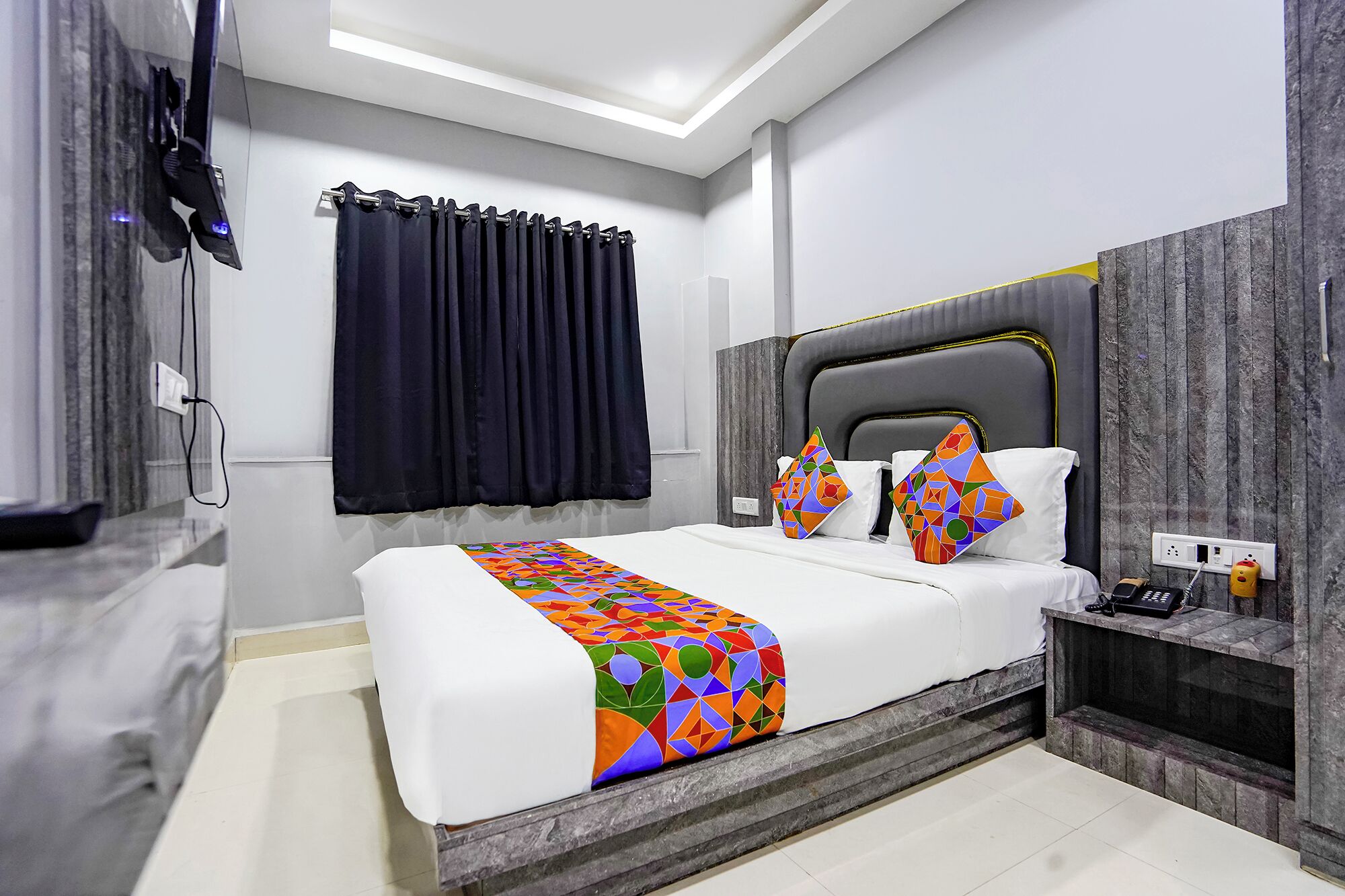 Deluxe Room | Egyptian cotton sheets, premium bedding, in-room safe, WiFi (free)