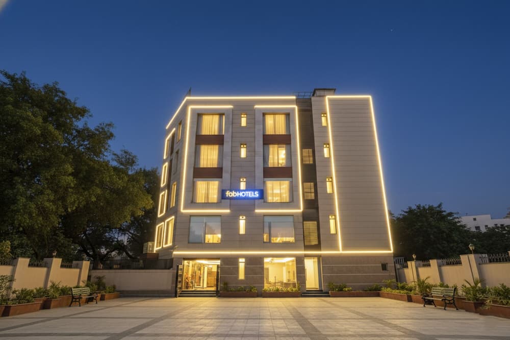 Fabhotel Star Inn
