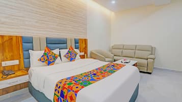 Deluxe Room | Egyptian cotton sheets, premium bedding, in-room safe, free WiFi