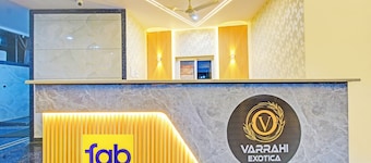 Fabhotel Lexus Grand