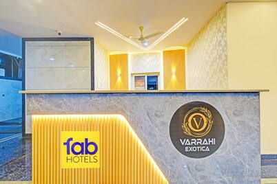 Fabhotel Lexus Grand
