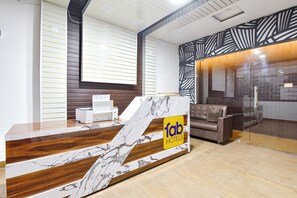 Reception - Fabhotel Aayat Home Stay (Dehradun)